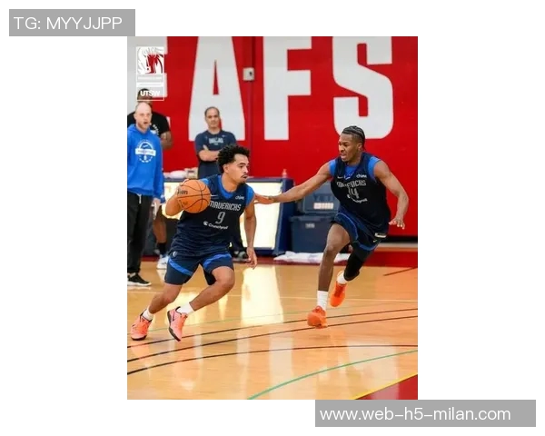 独行侠官推分享明星球员登机合影浓眉克莱弗拉格拉塞尔齐聚一堂