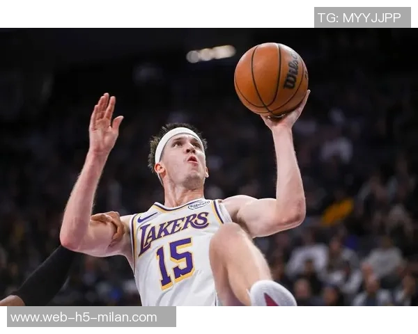 里夫斯自豪成为NBA历史首位助攻父子空接的球员这一成就意义非凡