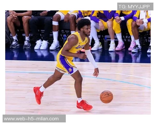 夸梅直言布朗尼受赞誉源于对老詹的崇拜与畏惧心理缺乏理性分析